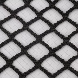 Заградительная сетка. Ячейка 40х40 мм. Нить 8 мм. ПА. Цвет черный.